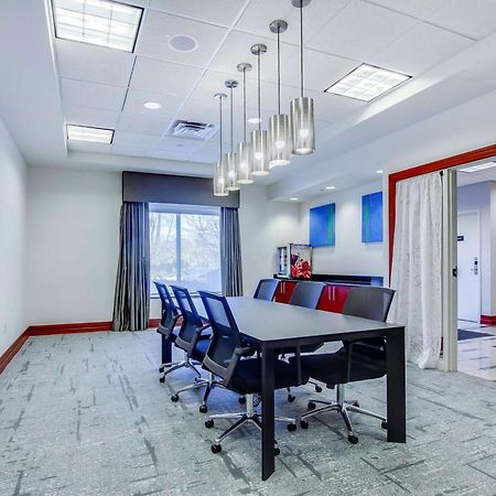 Hilton Garden Inn Louisville-Northeast Экстерьер фото