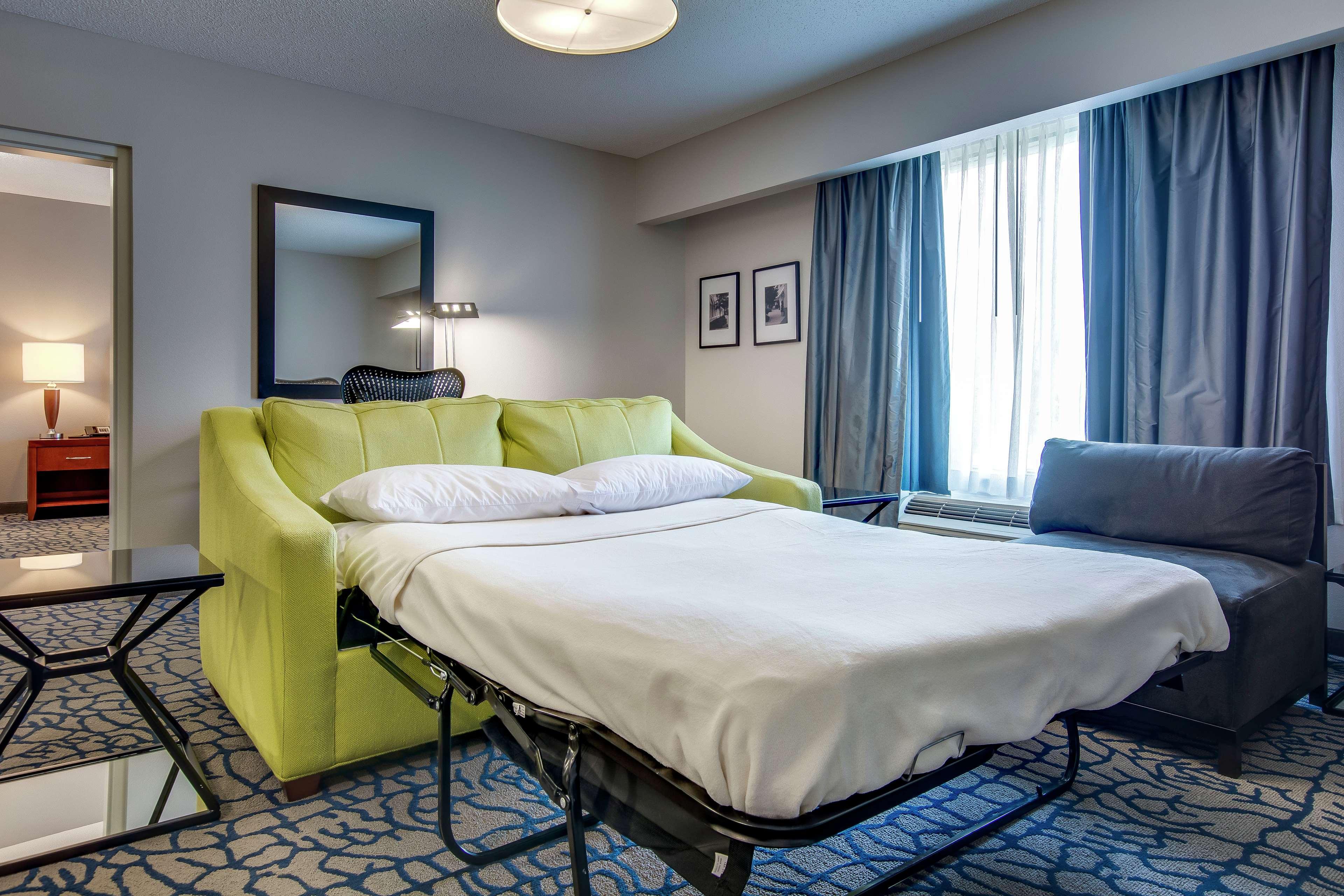 Hilton Garden Inn Louisville-Northeast Экстерьер фото
