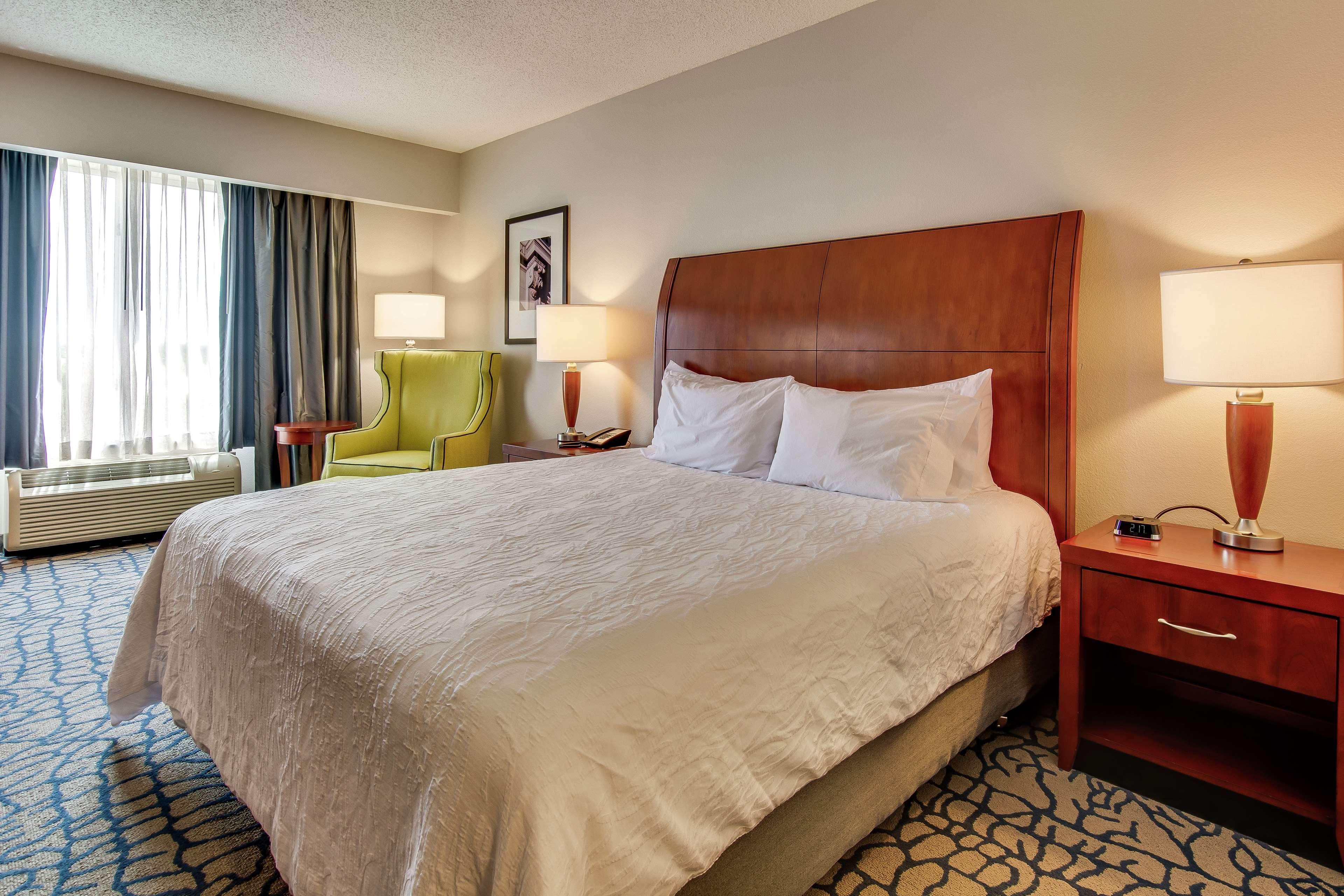 Hilton Garden Inn Louisville-Northeast Экстерьер фото