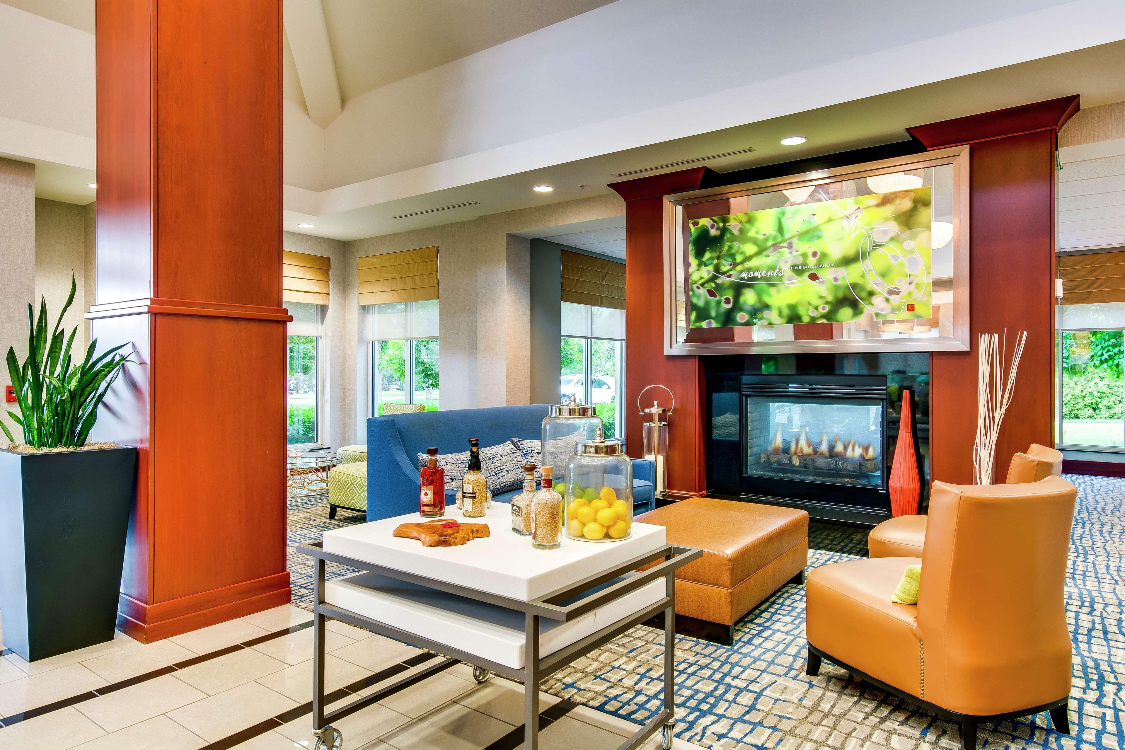 Hilton Garden Inn Louisville-Northeast Экстерьер фото