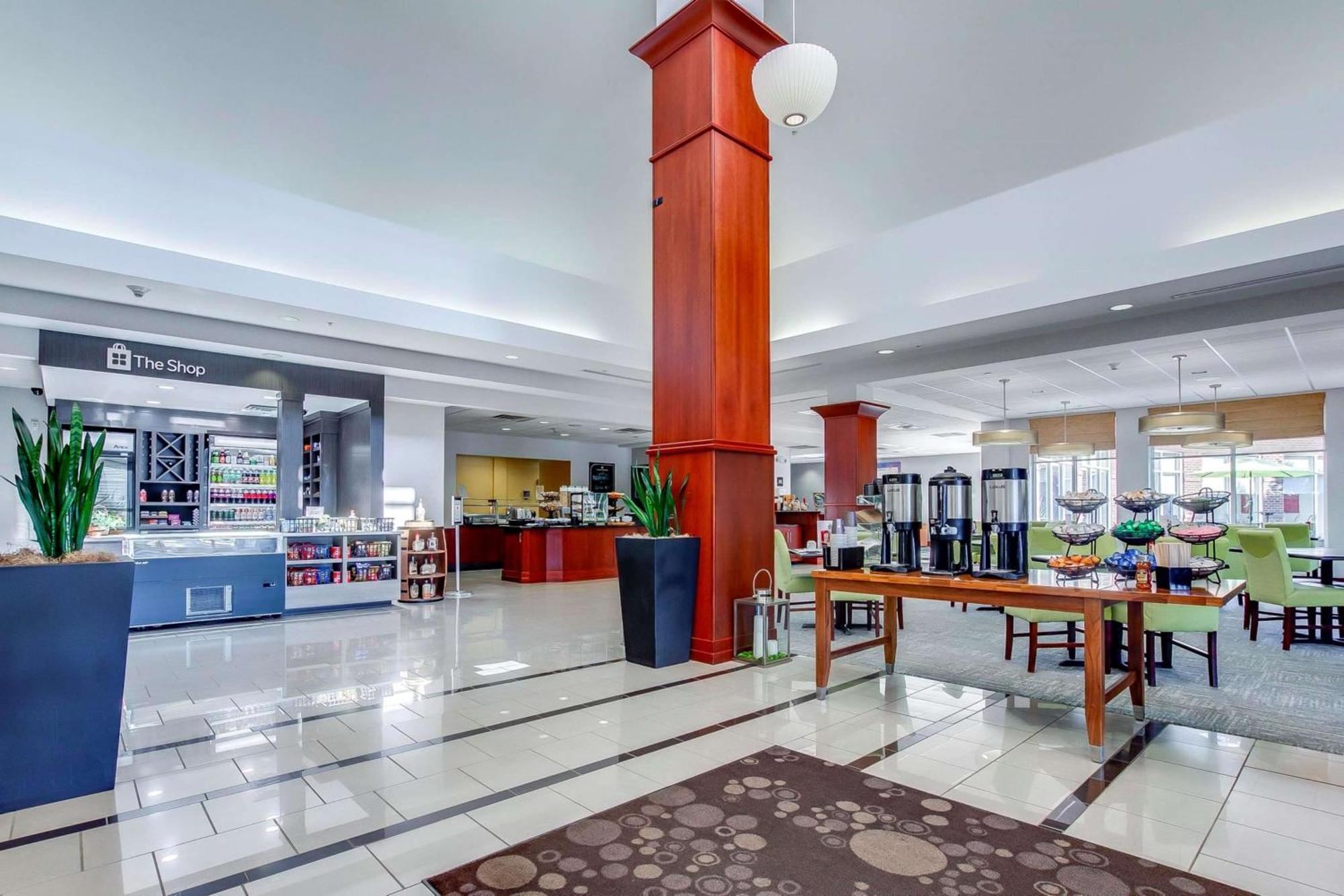 Hilton Garden Inn Louisville-Northeast Экстерьер фото