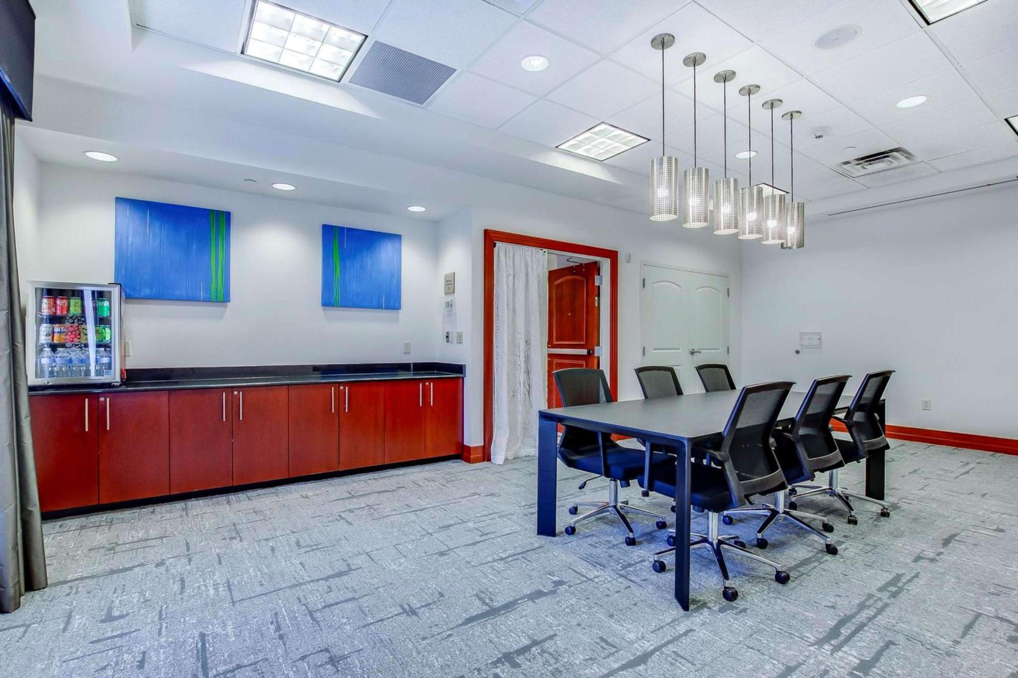 Hilton Garden Inn Louisville-Northeast Экстерьер фото