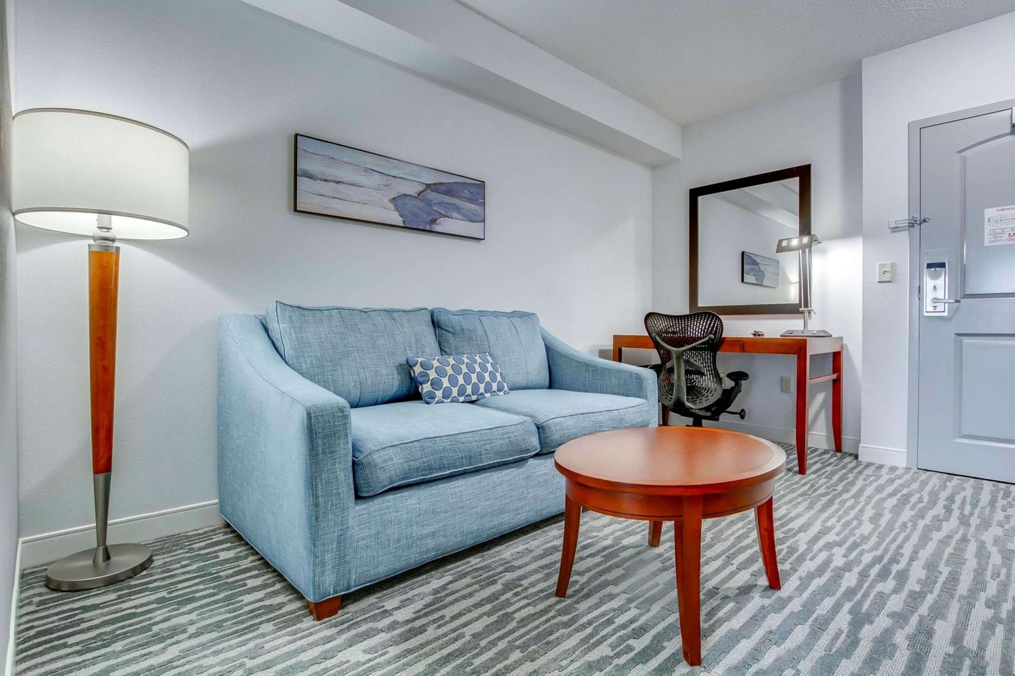 Hilton Garden Inn Louisville-Northeast Экстерьер фото