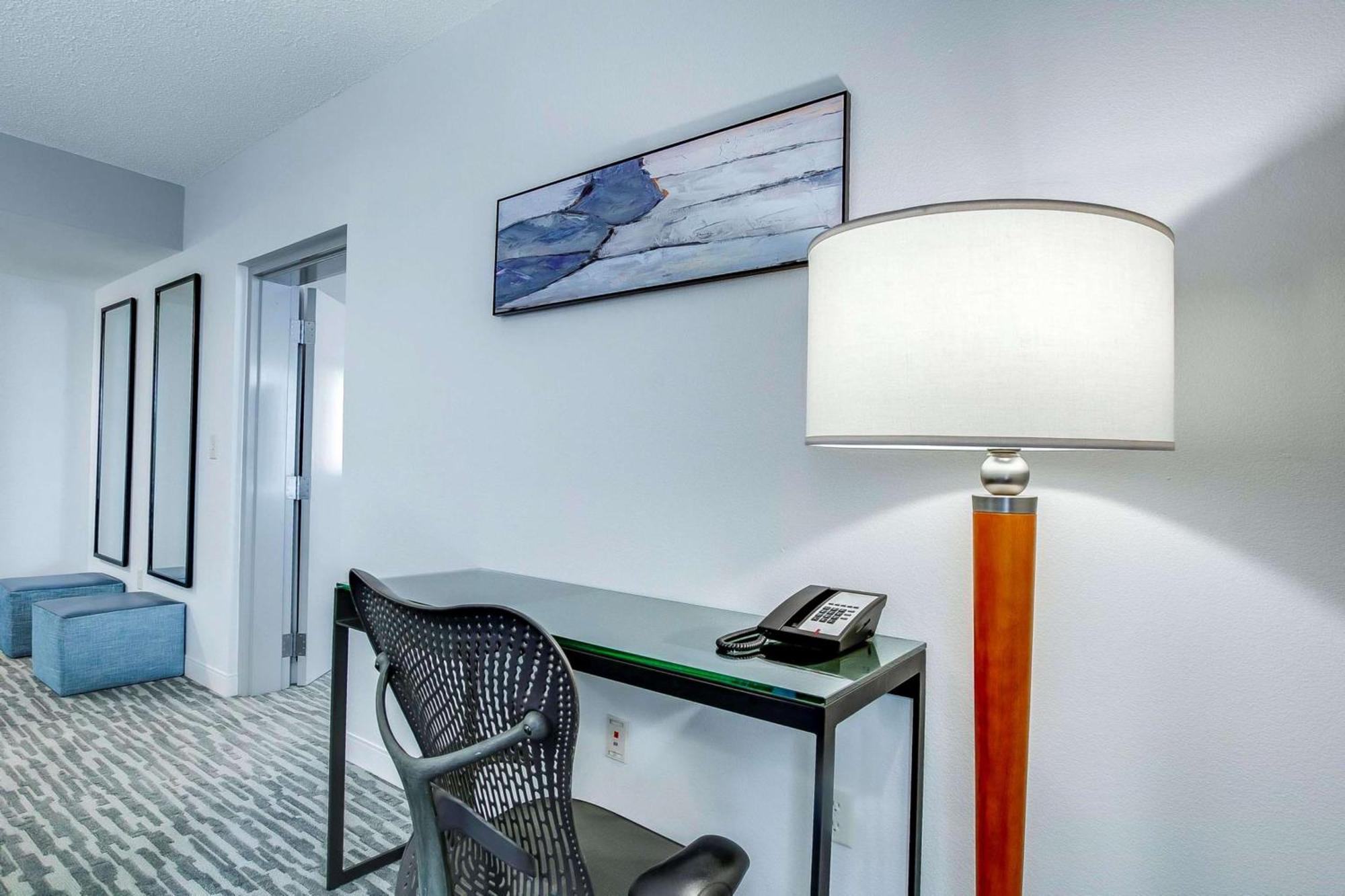 Hilton Garden Inn Louisville-Northeast Экстерьер фото