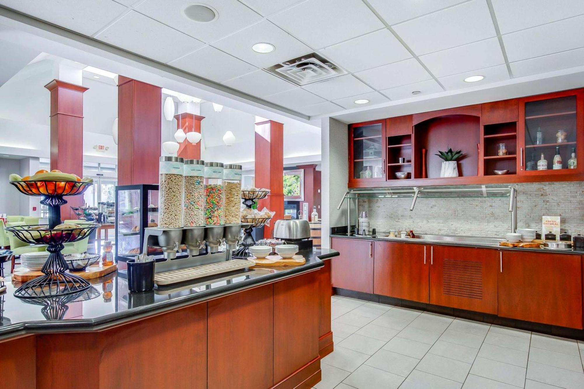 Hilton Garden Inn Louisville-Northeast Экстерьер фото